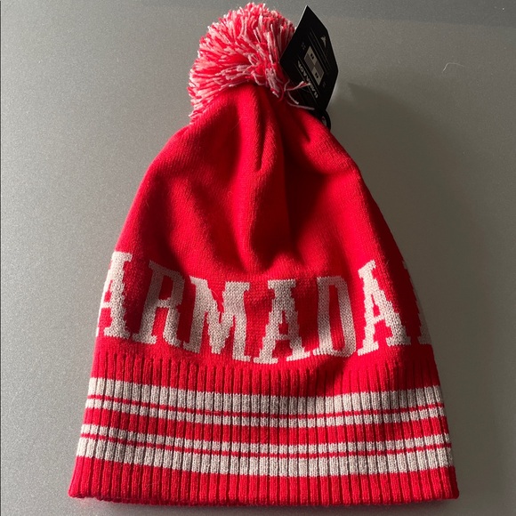 NWT Armada Blanc Jacquard Knit Pom Beanie - Picture 1 of 4
